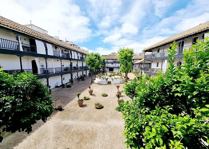 Apartamento Con Patio Sevillano